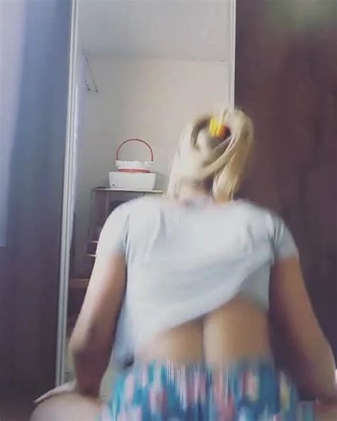 Que Delicia Brazilian 18 Year Old Porn XHamster