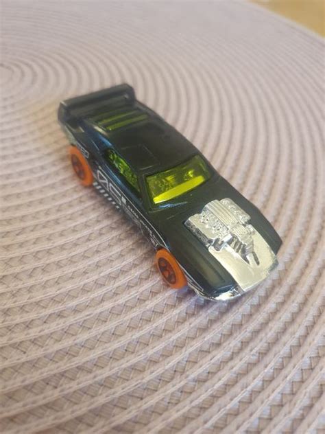 Hot Wheels Rivited Mj Nl