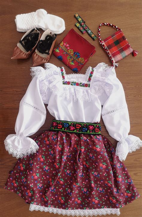 Costum Popular Pentru Femei De Maramures Complet Bordo Barsana Olx Ro