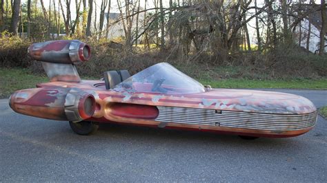 How One Man Built a Replica of Luke Skywalker’s X-34 Landspeeder | Star ...