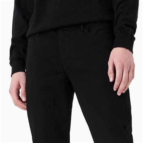 Emporio Armani - Jeans J11 slim fit in denim extra comfort su Arteni.it