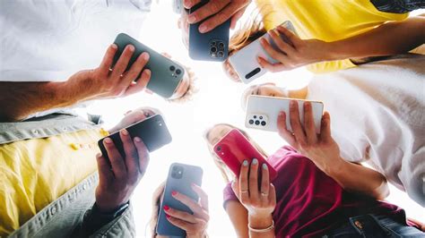 Mobile Phones In The Lives Of Teenagers And How Parents Can Deal With