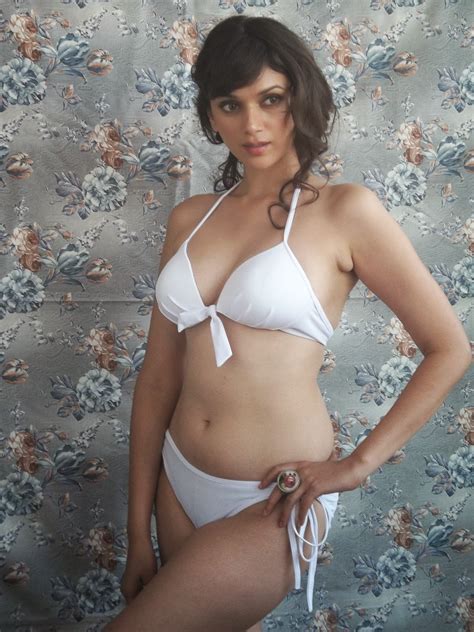 Aditi Rao Hydari Hot Wallpapers HD Wallpapers