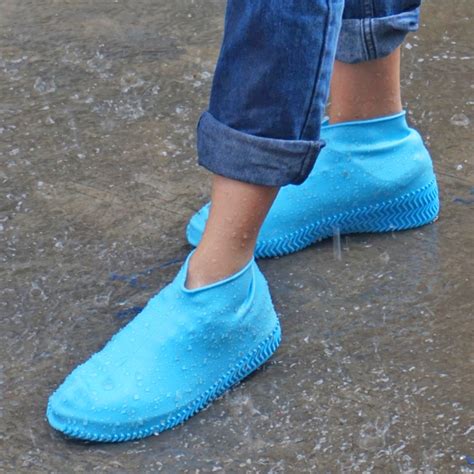 These Waterproof Silicone Shoe Covers Protect Your Shoes From Anything