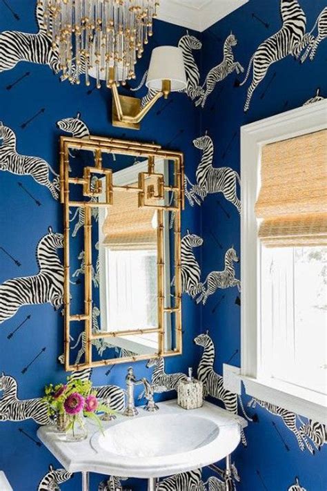 10 ванных комнат с необычными обоями | Zebra wallpaper, House design ...