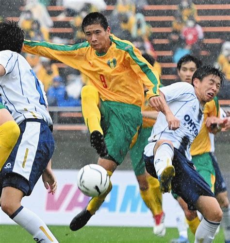 星稜 2年ぶり全国へ 県高校サッカー決勝 鵬学園に快勝：北陸中日新聞web