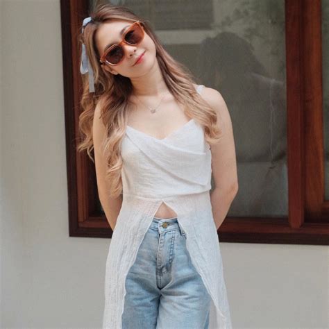 Hai hot girl sinh năm 2002 nổi tiếng nhờ hát nhép giờ ra sao Báo Dân trí