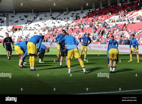 Preston North End Warms Up During The Sky Bet Championship Match