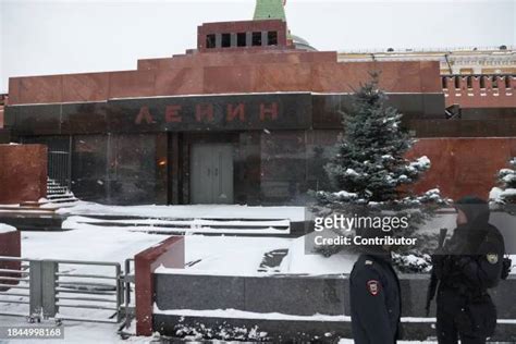 578 Vladimir Lenin Tomb Stock Photos, High-Res Pictures, and Images ...