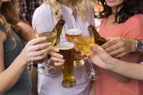 Moderate drinking won't shrink your brain, but people with smaller ... 