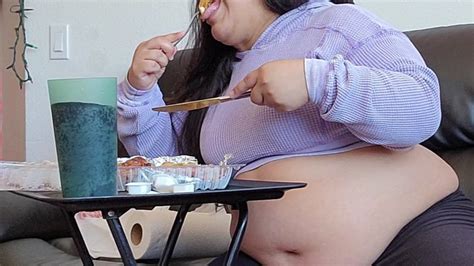 Stuffing My Round Belly Fat Chat With Roscoe S Chicken Waffles Devi Thikk BBW Clips4sale