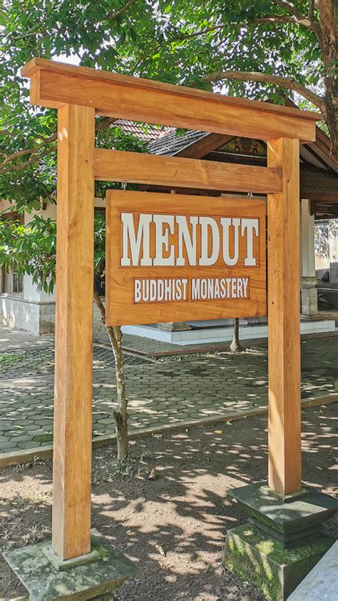 Guide to Visiting Mendut Temple - Buddhist Temple and Monastery 10-min ...