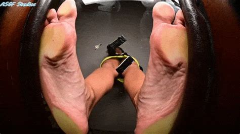 Enchantress Sahrye Wont Let The Violations Fly Anymore MP4 Amateur Soles Giantess And Footjobs