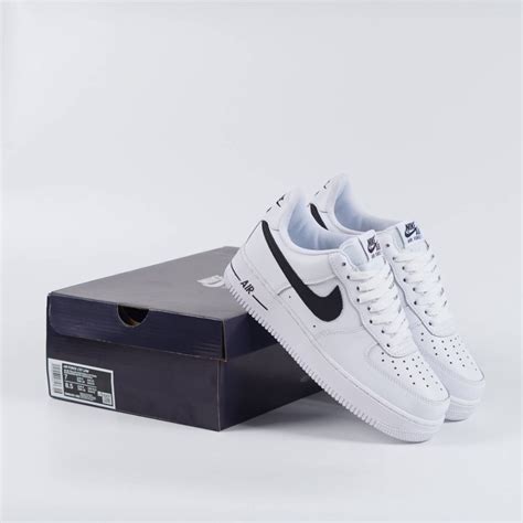 Jual Sepatu Nike Air Force 1 07 White Black Original Bnib Full Tag Barcode Shopee Indonesia