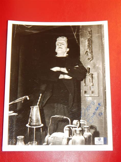 Fred Gwynne The Munsters Signed 8x10 Photo Global