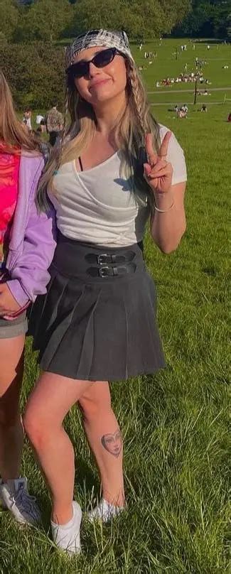 Tits And Legs Got Me Hard As Fuck Scrolller