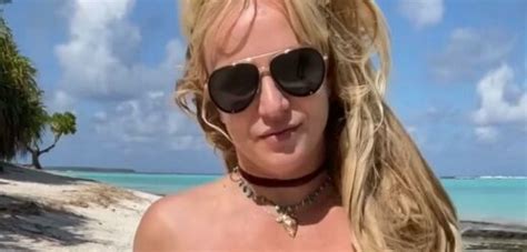 Britney Spears Ditches Bikini Top And Tugs At Bottoms For Sizzling Honeymoon Vid Big World Tale