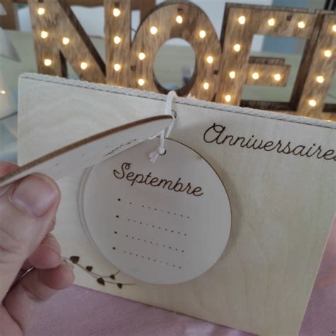 Calendrier des Anniversaires en bois gravé au laser réalisation artisanale