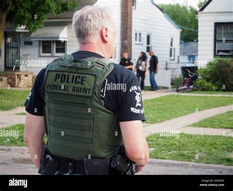 Police agent fotografías e imágenes de alta resolución Alamy