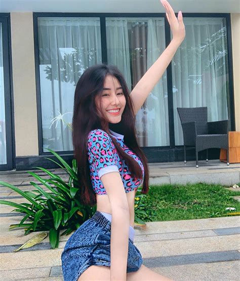 Nữ sinh ĐH HUFLIT người lai Pháp người là hot girl nhiều tranh cãi Netizen Việt Giải Trí