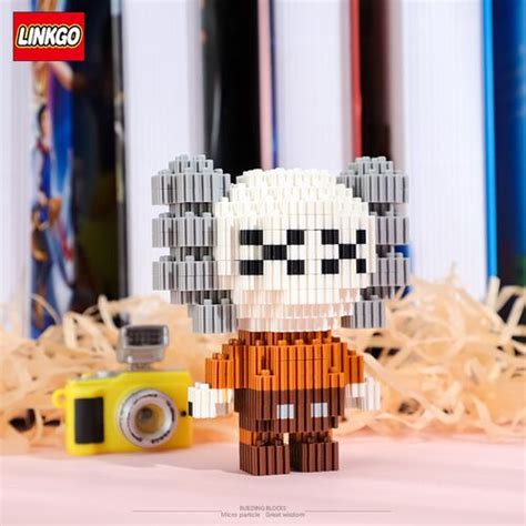 Фигурка KAWS Art Collection, конструктор 290 деталей арт: 10605, купить ...