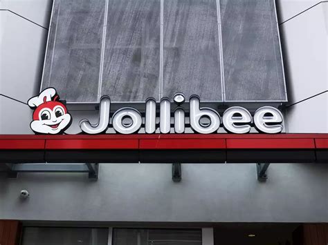 Popular Filipino Fast Food Chain Jollibee Finally Opens In Vancouver