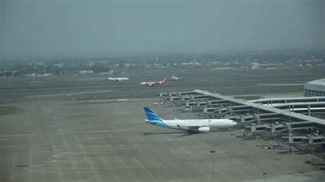 Runway Bandara Soekarno Hatta Resmi Beroperasi Bisnis Liputan