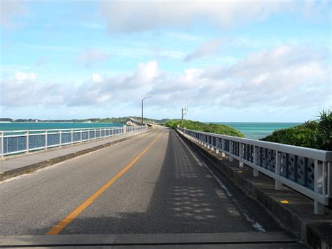 jembatan ikema menghubungkan pulau miyakojima  pulau ikema