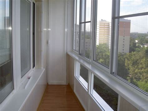 Posuvná okna na balkon (27 fotografií): hliníkové a plastové balkonové ...