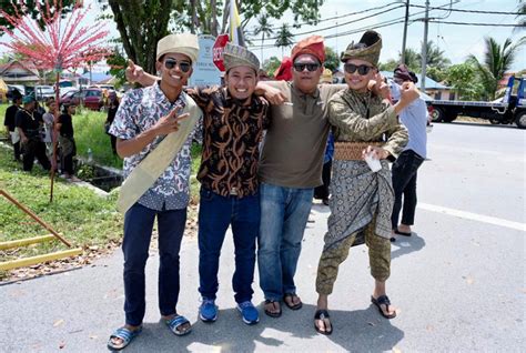 Tema Melayu Klasik Lelaki - Kahwin Tema Melayu Klasik - Alyce Schultz