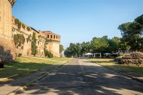 Piazzale Della Rocca Sforzesca Indetto Nuovo Bando Per Lassegnazione