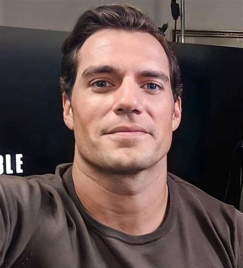 Pin tillagd av Loli Molina på Henry Cavill