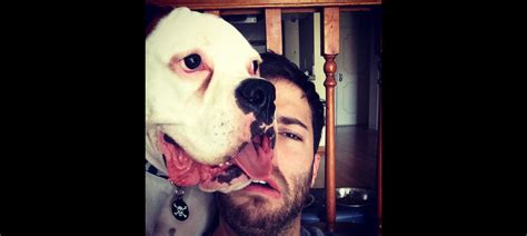 Photo Lacteur Et Mannequin Corey Sligh Et Son Chien 2014 Purepeople