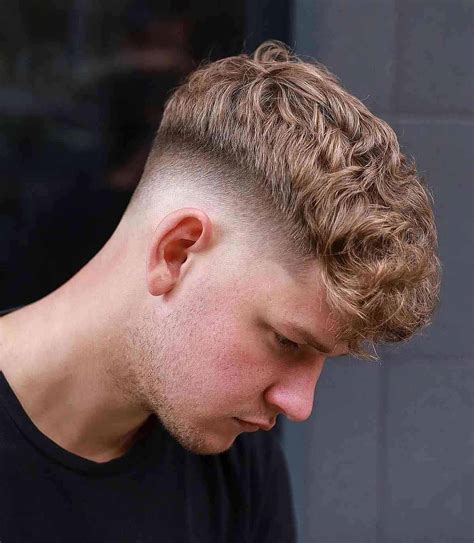 Coiffure taper 15 idées tendances pour les hommes blonds