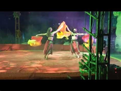 Танцующие девушки - YouTube