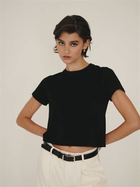 Black Cropped T-Shirt - Verafied New York