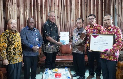 Pemerintah Provinsi Papua Barat Raih Penghargaan Dari Bpkp