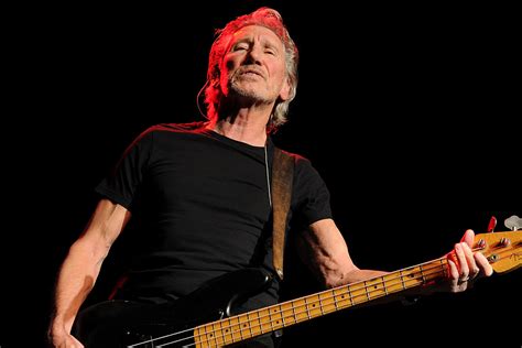 Roger Waters ‘Angry’ Over State of Music Industry: ‘It’s Just Stealing!’