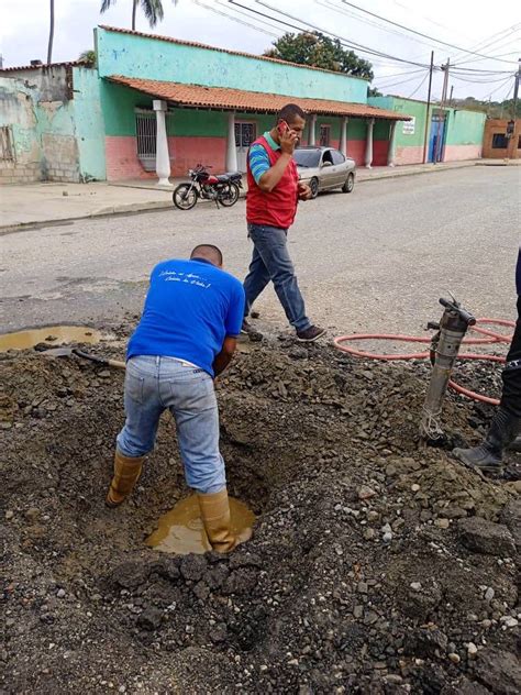 Alcaldía de Juan José Mora reparó fuga de agua en avenida Falcón