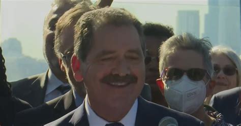 Registered Sex Offender Collected Signatures For Jesus Chuy Garcia S Mayoral Campaign Cbs