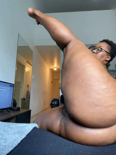 Stretching Those Thighs Nudes BlackGirlPics NUDE PICS ORG