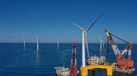 Südchina Die Weltweit Erste Taifunsichere Schwimmende Offshore Windkraftanlage Installiert