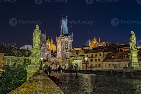 prague charles bridge at night 20287493 Stock Photo at Vecteezy