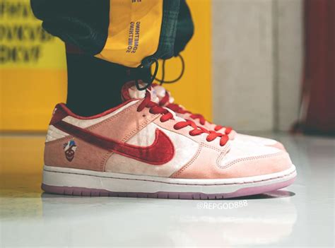 Strangelove Nike Sb Dunk Low Ct2552 800 Release Date Sbd