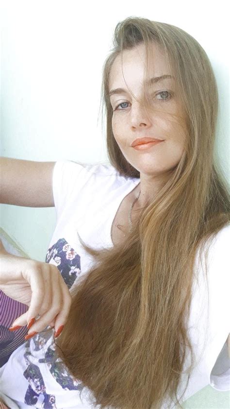 I Am A Woman They Are Photos I Am Blonde I Have Blue Eyes Rejuvenessimento Age Collagen Naara