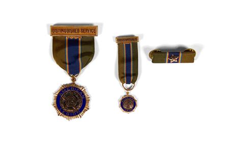 distinguished service dress medal  president kennedy  artifacts