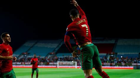 Com Três Gols De Cristiano Ronaldo Portugal Goleia Luxemburgo Pelas Eliminatórias Para A Copa