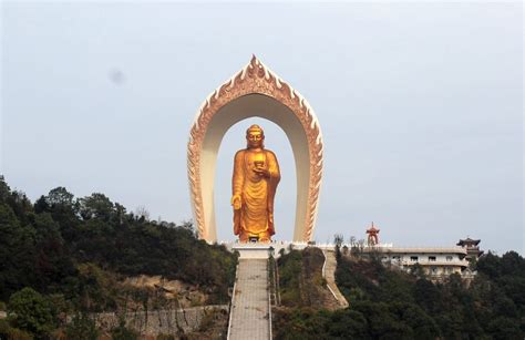 The Donglin Buddha Statue Donglin Temple In Xingzi County Of Jiujiang City East China S