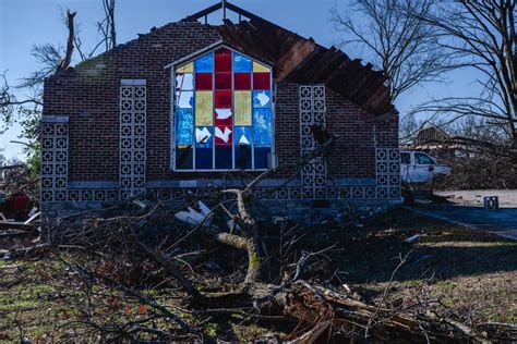 Photos show devastation caused by deadly tornadoes in Tennessee ...