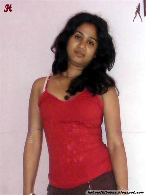 Bengali Bhabhi Exposing Cleavage Navel And Thighs Desi Nude Aunty